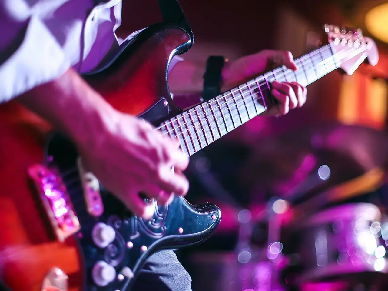 najam_elektricne_gitare